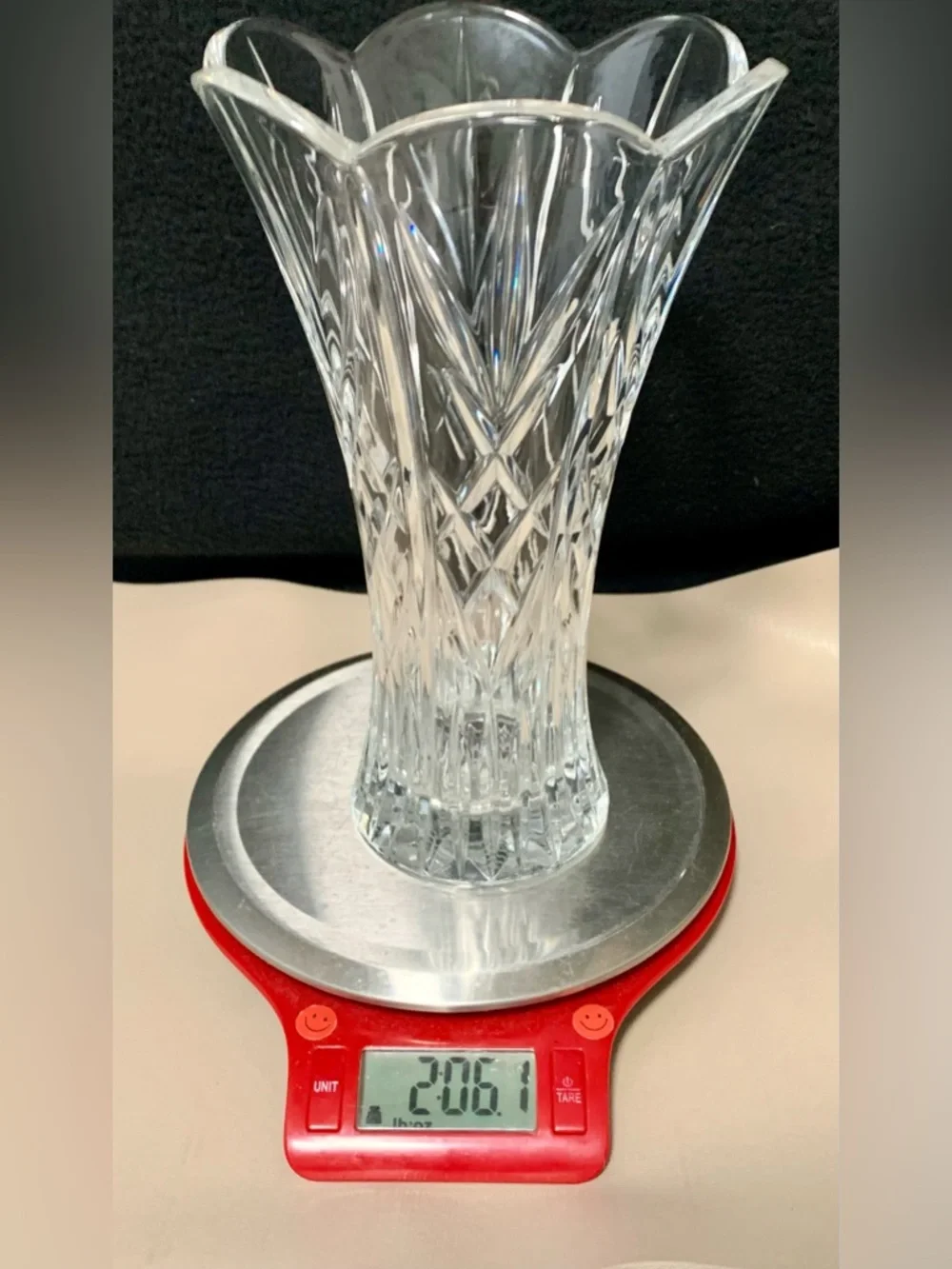 🔍Crystal Cut Glass Flared Vase – Elegant Scalloped Rim Floral Vase